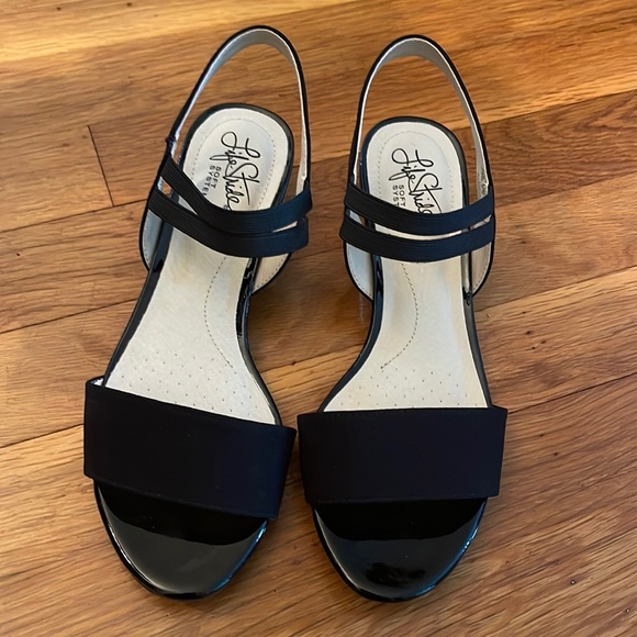 Life Stride Shoes - Life Stride Yolo Wedge Sandal in black size 7.5W  NWOT